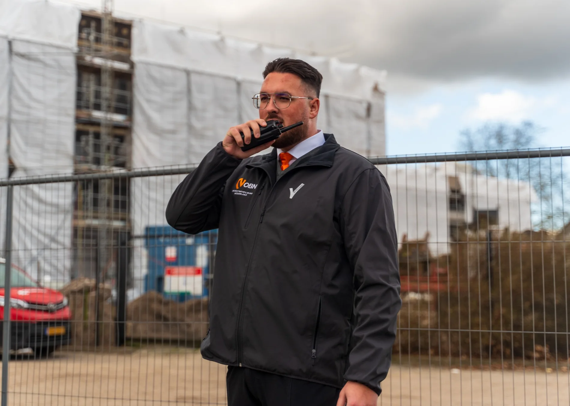 Beveiliging bespreken op een bouwplaats